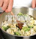 Фото приготовления рецепта: Суп из брокколи и цветной капусты, шаг №2