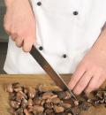 Фото приготовления рецепта: Винегрет с солеными грибами, шаг №5