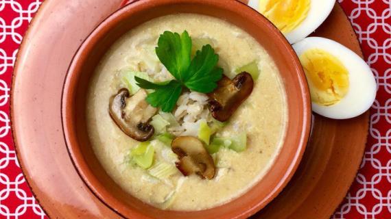 Овощной перловый суп-пюре с луком-пореем и шампиньонами