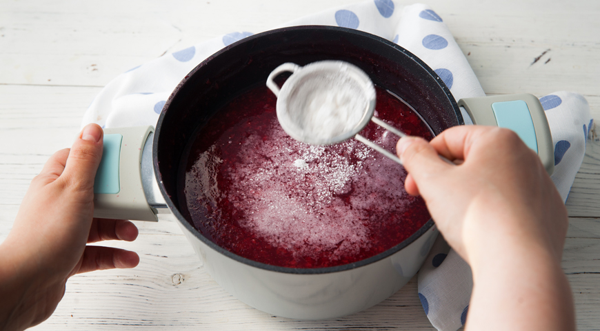 Как варить кисель из ягод и крахмала простой и быстрый рецепт