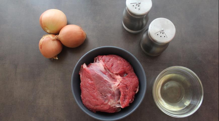 Фото приготовления рецепта: Бифштекс рубленный из говядины, шаг №1