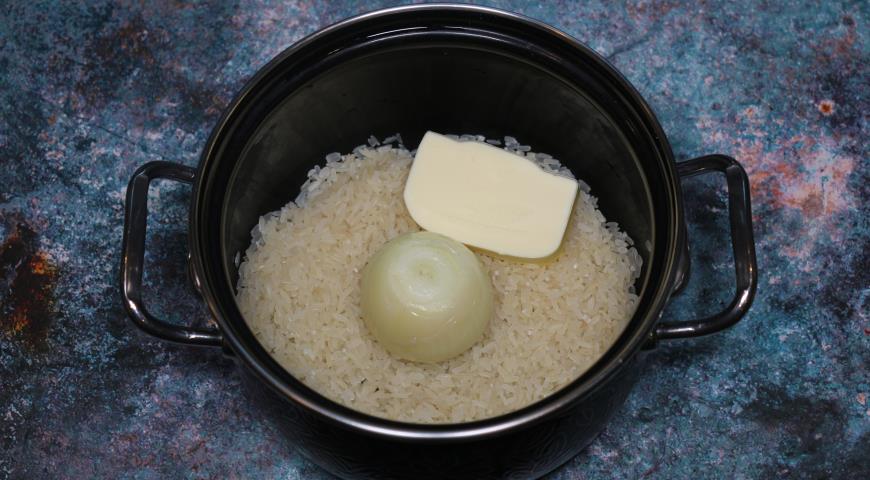 Фото приготовления рецепта: Длиннозерный припущенный рис, шаг №2