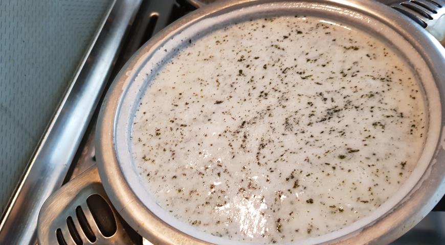 Фото приготовления рецепта: Турецкий суп яйля из риса и йогурта, шаг №6